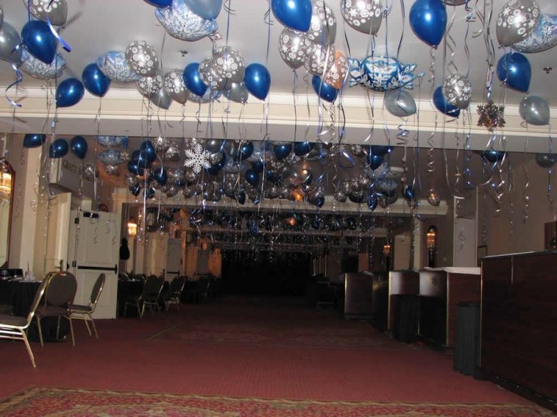 Оформление зала фольгированными шарами