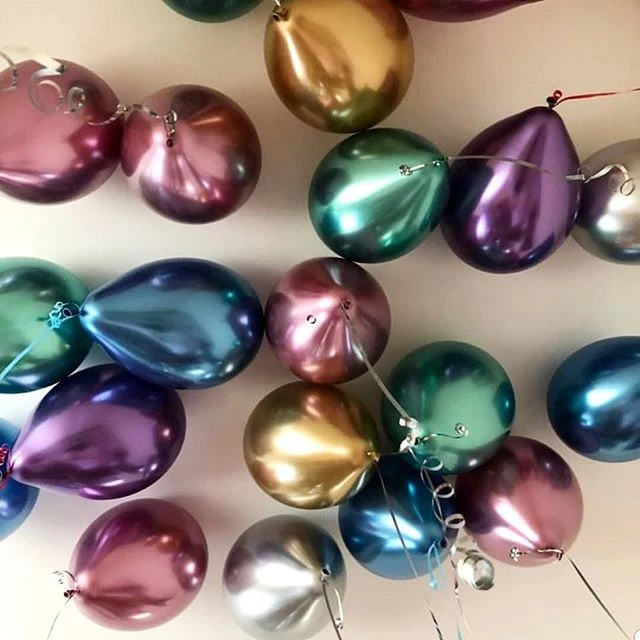 Шары под потолок хром