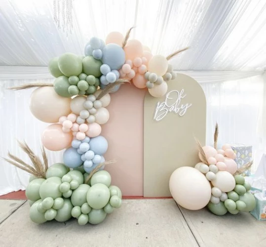 Фотозона из шаров на 8 марта